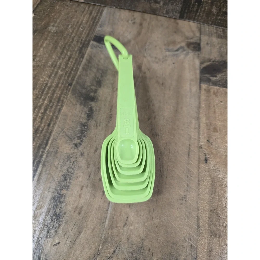 Vintage Tupperware Lime Green Measuring Spoons 6 Piece Set